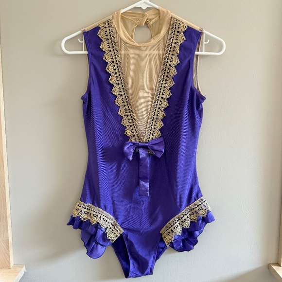 Womens' Anne Wheeler Costume Bodysuit & Cape | Small - Picture 6 of 9